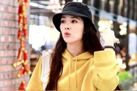郭碧婷婚后更时髦了，黄色卫衣搭阔腿裤笑靥如花美，穿搭真减龄图片