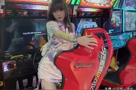 周淑怡最女神照片，骑摩托样子太完美，被男粉画成动漫角色很惊艳图片