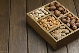 坚果控必备干货，每日坚果的正确吃法你知道吗？吃多了不好图片