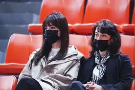 太美了！阿的江女儿现场照曝光，球迷有福了！竟排队喊岳父？图片