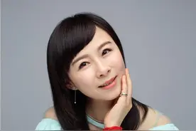 42岁生子的周瑾，还能取代一姐陈蓉回到东方卫视舞台中央吗？图片