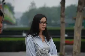 小县城里的体制内剩女：层次低，社交面窄，近一半人接近副科级图片