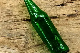 为啥啤酒瓶大多是绿色的？没想到竟跟工艺有关……图片