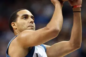 凯文马丁：NBA最瘦弱的得分高手，弹跳强的刺客，初代造犯规大师图片