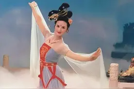 别的演员只是扮仙女漂亮，她们简直就是神仙本人下凡来图片
