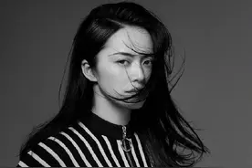 姚晨-霸气的裙摆图片