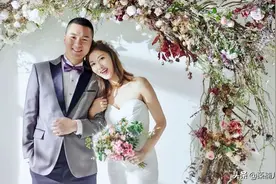 36岁李彩桦突然官宣婚讯让粉丝吃惊，嫁内地钢材老板住10亿四合院图片