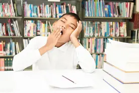 “坐不住”和“坐得住”的孩子，长大后差距明显，尤其是这些方面图片