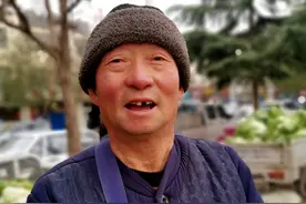 大叔一年卖菜挣6万元，他的方式很特别，看看什么情况图片