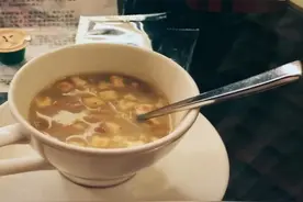 只吃菜不吃肉，女子吃素半年，公司团建中直接晕倒图片
