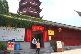 南京古鸡鸣寺内，一张照片起风波，我是不是做错了？图片