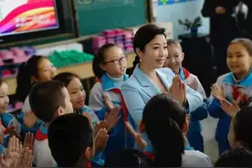 让阳光照亮渴望的眼睛｜专访全国脱贫攻坚先进个人、歌唱家刘媛媛图片