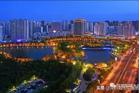 夜游梨城 梦里水乡幻彩多姿图片