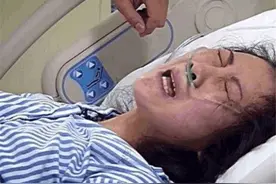 “如果发生意外，一定要保我！”产妇偷给医生塞纸条，令人心酸图片