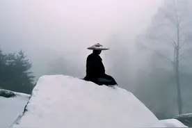 隐居终南山的修行人：修行背后是对现实的逃避，一场雪就打回原形图片