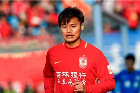 杜震宇为亚泰曾拒绝恒大邀请，退役后努力转型，未来将成本土名帅图片