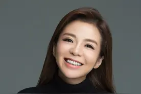 朱迅：不知是咳出了血，还是流进了泪图片
