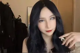 那个戴着名为“神明”义眼的女孩，被喷子骂到失语图片