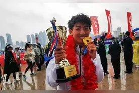 “第一个撞线，冠军不是他”，青马“冠亚军风波”尘埃落定，赵长虹成绩取消、主裁致歉图片