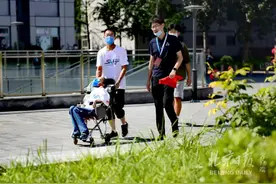 邢益凡今天正式入学北航！对被称为中国“霍金”，他这样说图片