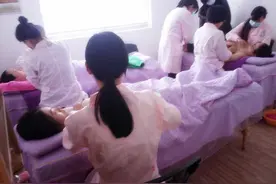 男性催乳师在工作的时候，会对产妇“占便宜”吗？看完放下偏见图片
