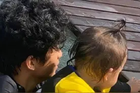 张柏芝大儿子主动带小弟弟玩耍，颇有哥哥范，曾对谢霆锋有意见图片