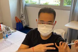 世界第一人？泰国富豪Pek接种5剂新冠疫苗图片