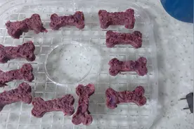 教你做宠物小零食（一）紫薯鸡肉饼干图片
