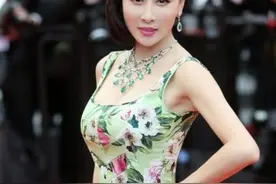 《丑女无敌》女主：原来身材曲线这么迷人，天生尤物图片