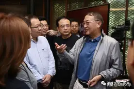 柳传志：不满，当面就要说 | 湖畔5周年课堂回顾图片