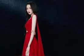白玉兰最大赢家居然是关晓彤！穿性感红裙抢倪妮风头，却不是主角图片
