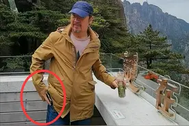 66岁“纪晓岚”张国立近况曝光！胡子发白显沧桑，身材发福似路人图片