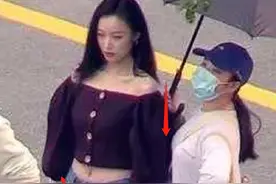 倪妮的神仙身材也有滑铁卢的时候？！路人镜头下圆肩驼背好丑？图片
