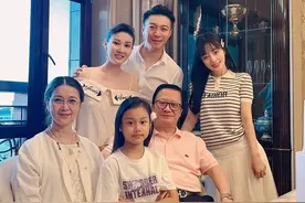 巅峰期息影出国、被曝傍富豪当小三，李小璐妈妈的人生比女儿精彩图片