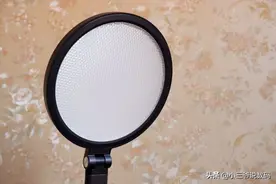 雷士银河全光谱护眼台灯：为视力健康保驾护航图片