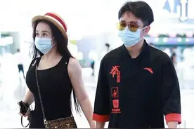 拳王邹市明娇妻身材太火辣！11岁儿子已进国家队，8岁儿子为美籍图片