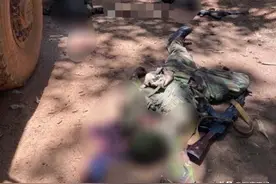 降维打击！俄罗斯雇佣兵揍黑人民兵：密集扫射打死一大片武装分子图片