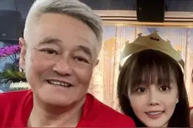 赵本山舍不得女儿嫁人，妻子马丽娟坦言：我闺女太单纯图片
