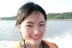 “我是军人，不怕疼！”她脸上的胎记，是所有女兵的秘密！图片