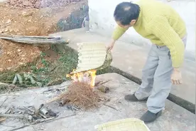 老爷爷手工编织的这种竹箩，你们那里见过吗，是传统手艺哦！视频封面