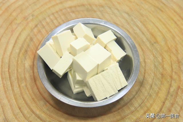 水牛奶炖花胶像豆腐状 2026年水牛奶炖花胶像豆腐状是坏了吗