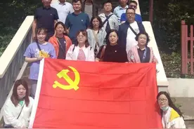 仙女镇张纲社区：深情送祝福，聚力开新局图片