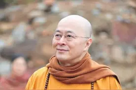海涛法师坚持出家，为了信仰丢下妻子与老母，这样做真的值得吗？图片