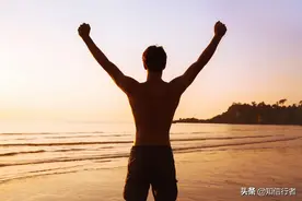 逆向思维：强者都是在你看不到的地方，偷偷练成的图片