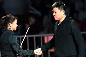 丁俊晖不愧是人生赢家，妻子是位白富美，身材样貌均不输潘晓婷图片