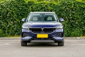 对比奥迪Q5L、理想ONE，岚图FREE配置最多、最高，但价格最便宜图片