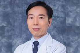 人工泪液别随便滴，更不能替代护理液图片