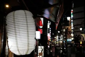 这也是日本：靠疫情补贴发财的酒吧图片