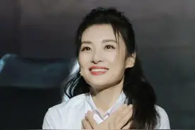 52岁的周涛和杨澜，都是著名主持人，不一样年轻更是不一样成就图片