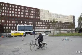 荷兰男子应聘当护士，混进医院违例操作并涉嫌盗窃图片